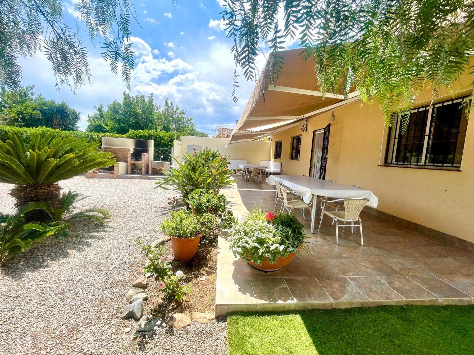 Mas De La Maria Villa กัมบริลส์ ภายนอก รูปภาพ